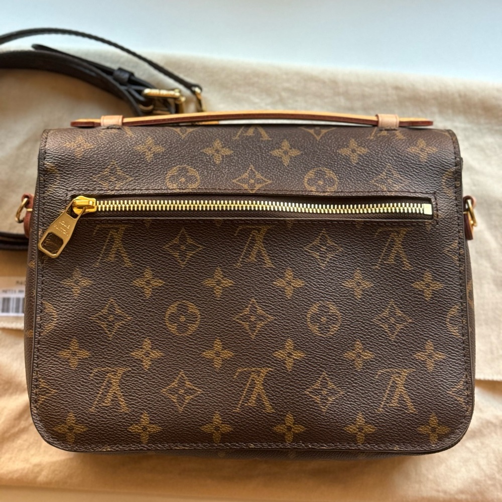 Louis Vuitton Pochette Métis Monogram - EUC - Picture 8 of 10